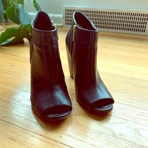 Peep toe heel boots
